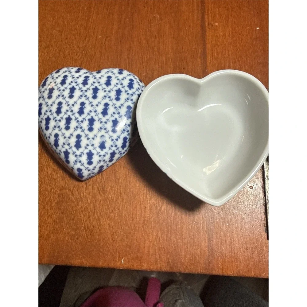 Holly Hobbie Heart-Shaped Porcelain Trinket Box w/ Lid Blue White Pattern Japan